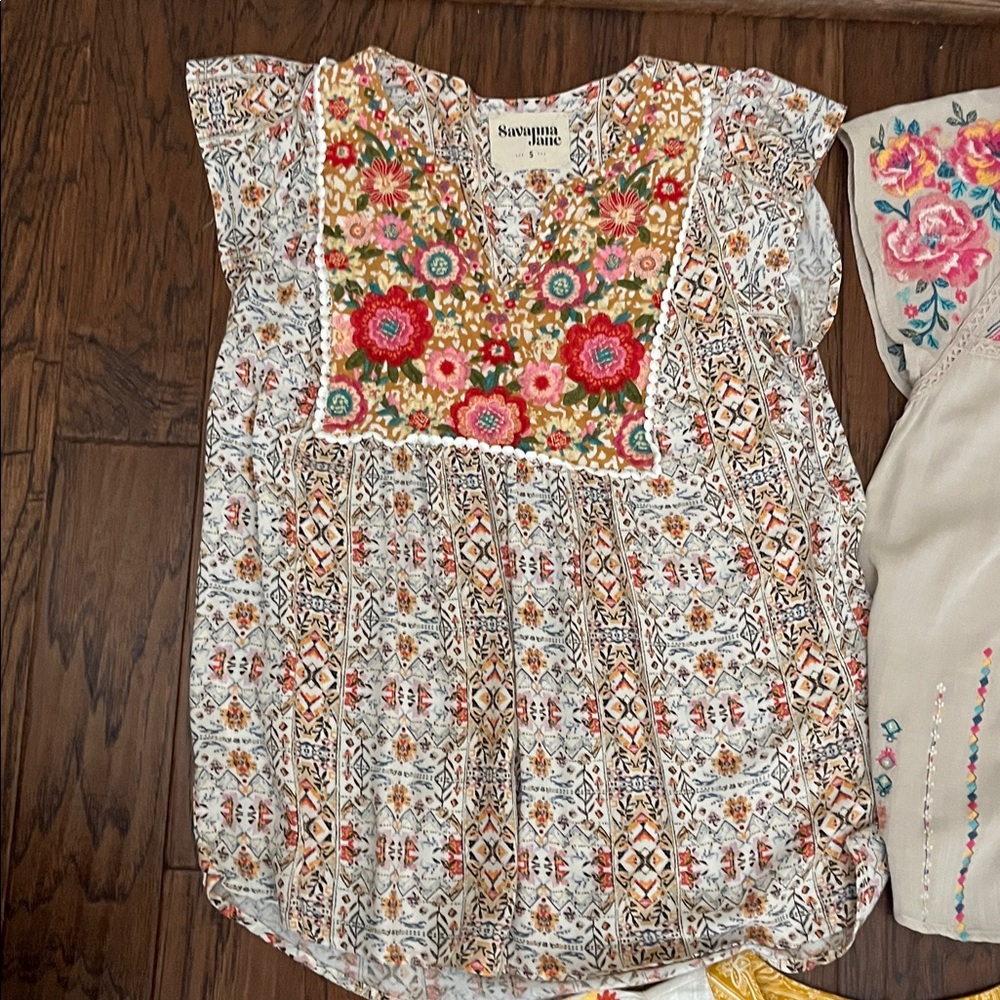 Savanna Jane lot of 3 blouses all size small. - Picture 3 of 4